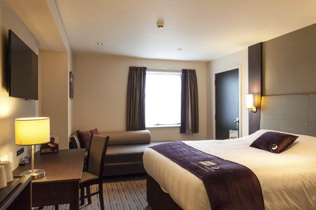 Premier Inn Aberdeen Airport - Dyce Buitenkant foto