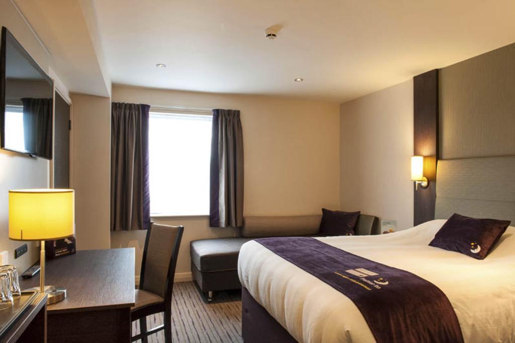 Premier Inn Aberdeen Airport - Dyce Buitenkant foto