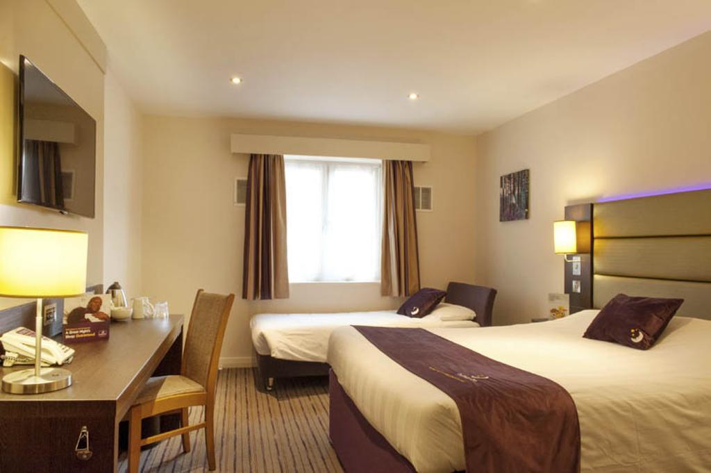 Premier Inn Aberdeen Airport - Dyce Kamer foto