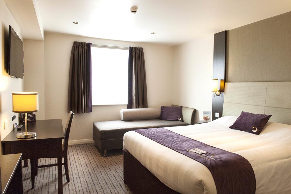 Premier Inn Aberdeen Airport - Dyce Kamer foto