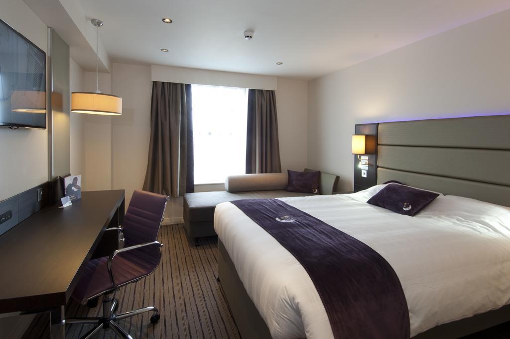 Premier Inn Aberdeen Airport - Dyce Kamer foto