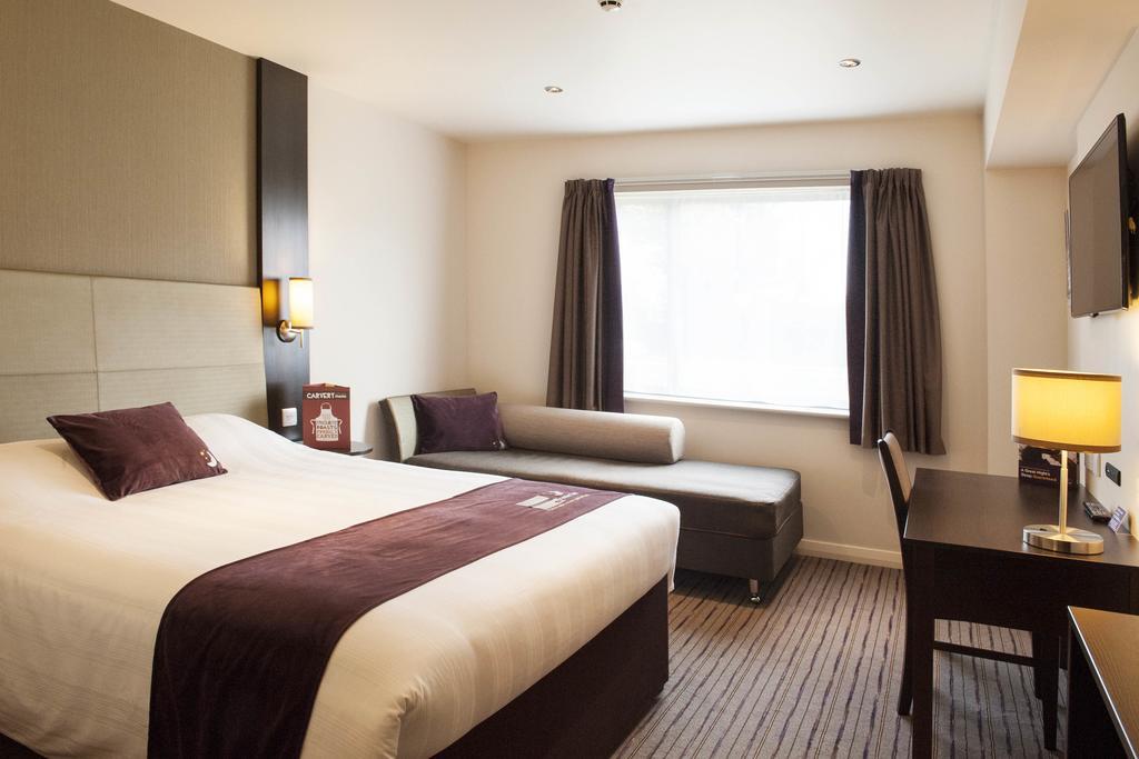 Premier Inn Aberdeen Airport - Dyce Kamer foto